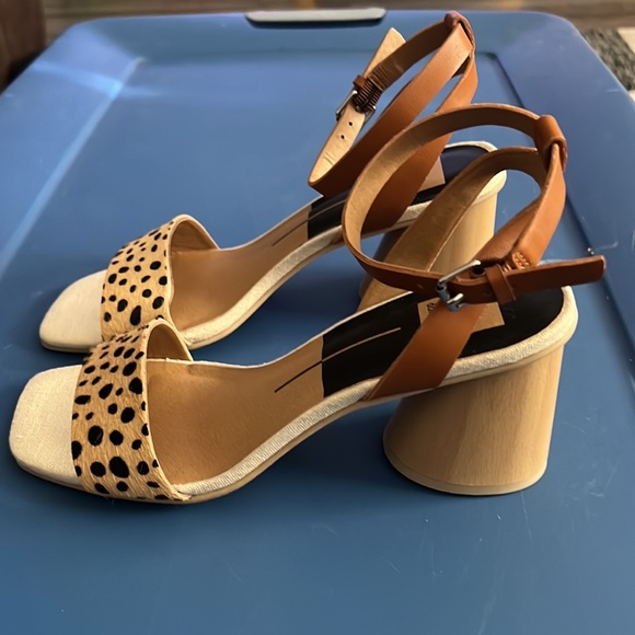 Women’s 3” Dolce Vita Cow Print Heels NWOT - Picture 3 of 7